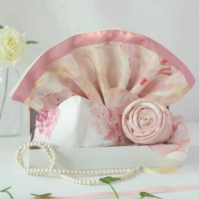 

Eksklusif Dan Terbatas!!! Hampers Lebaran Seruni Living Paket Chomolla
