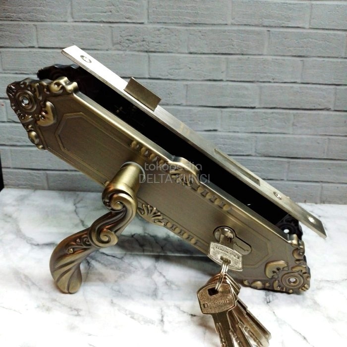 Handle Pintu Rumah Klasik Set Body Kunci /Gagang Pintu Ukir
