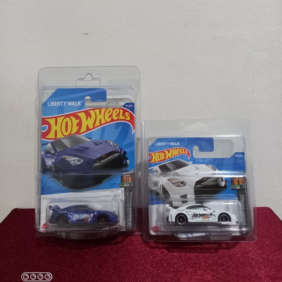Hotwheels Sepasang Nissan 35GT Liberty Walk