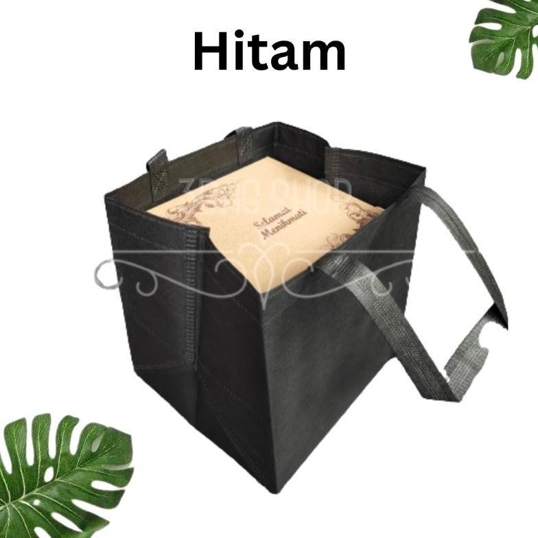 

ZX41 (1 PACK = 60 PCS) Tas Hajatan 22x22 cm Tinggi 25 cm / Tas Nasi Kotak / Tas Spunbond / Goodie Bag / Tas Aqiqahan / Tas Berkatan / Tas Box Nasi Berkualitas