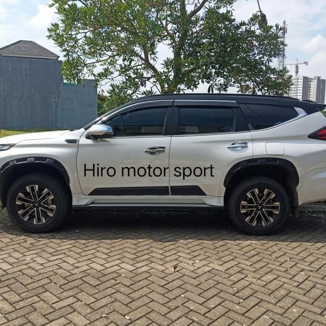 Over Fender Pajero Rockford 2021