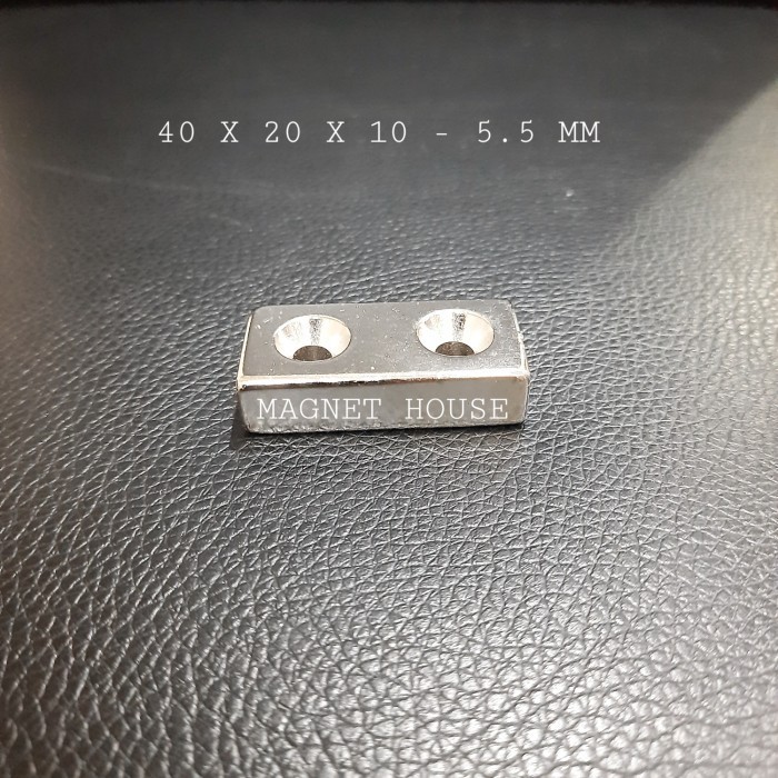 

Magnet Neodymium Persegi Hole 40X20X10 Mm-5.5Mm 40X20X10Mm-5.5Mm