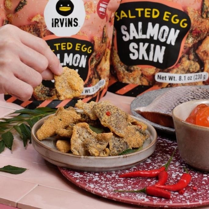 

READY STOCK IRVINS SALTED EGG SALMON SKIN 230 GR (BIG) MRWORLDSHOPPER !!!!!