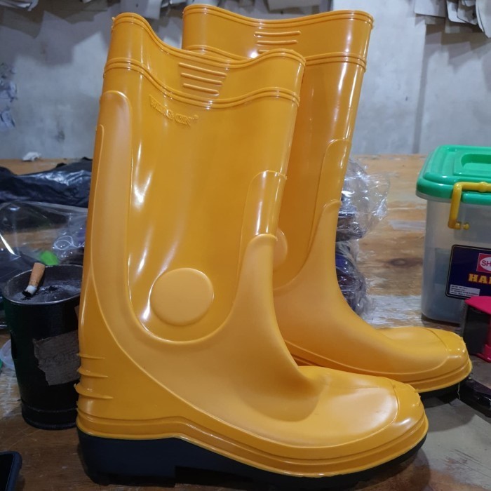 SEPATU BOOT SAFETY MERK WING ON
