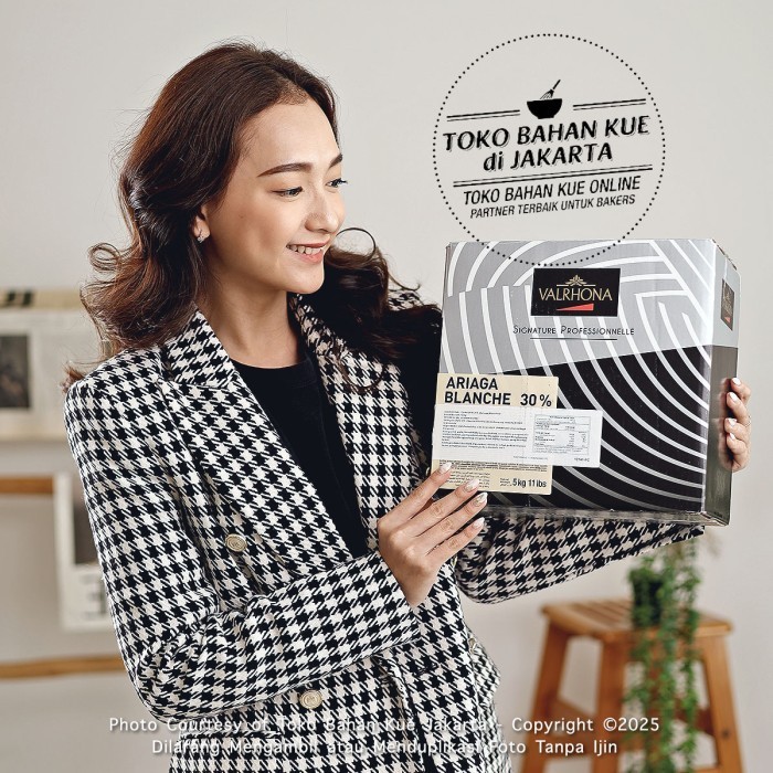 

Ready Valrhona Ariaga Blanche 30% Dus 5kg Couverture Chocolate White Coin
