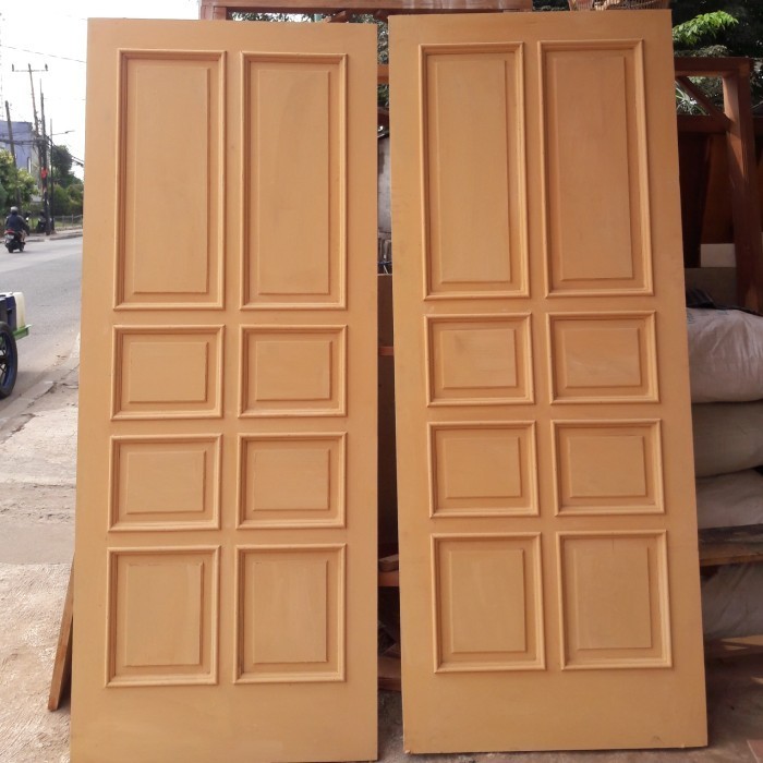 PINTU KAYU MERANTI