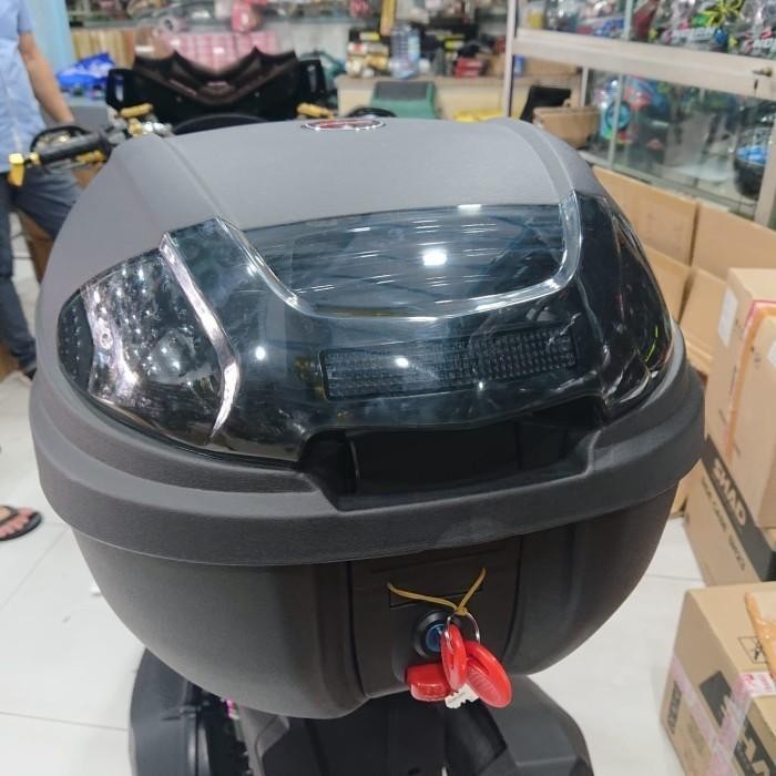 [ORIGINAL] BOX MOTOR BELAKANG MHR 30 LITER MUAT HELM IN 1 ORI MHR