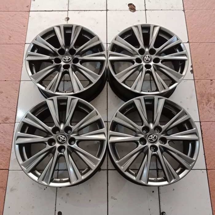 VELG MOBIL BEKAS R18 LOBANG 5 REF. HARRIER RING 18X7,5 ET 42 PCD 5X114