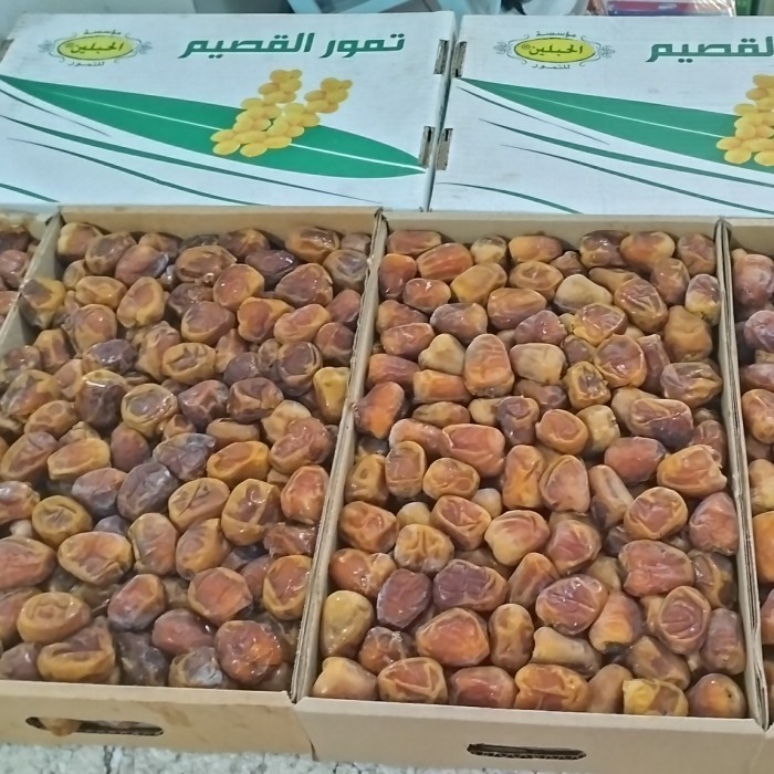

kurma sukari basah 1 dus / 3 kg ya kurma daging tebal 3 kg rutob manis