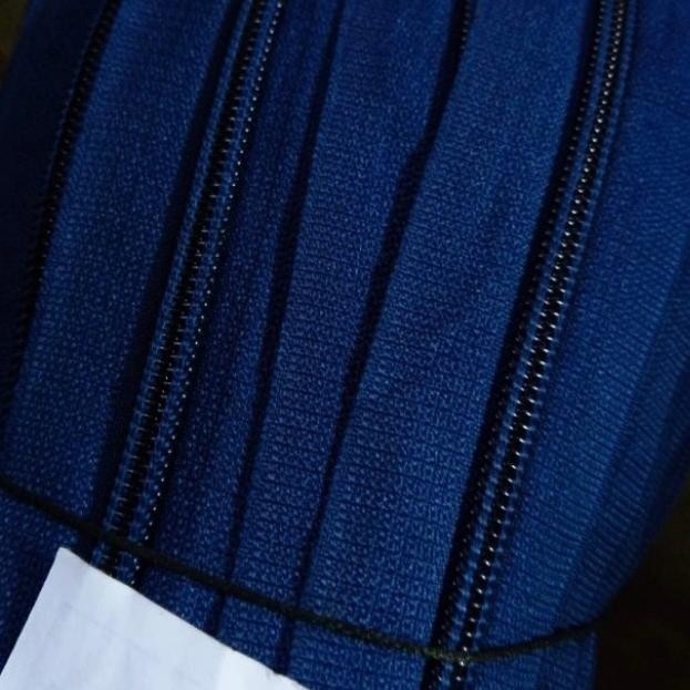 

Lanyard daun resleting no.8 hitam @ 50 yard.