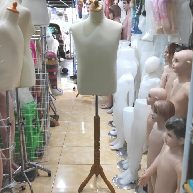 PATUNG MANEKIN DM PRIA KREM + KAKI KAYU (1 SET)