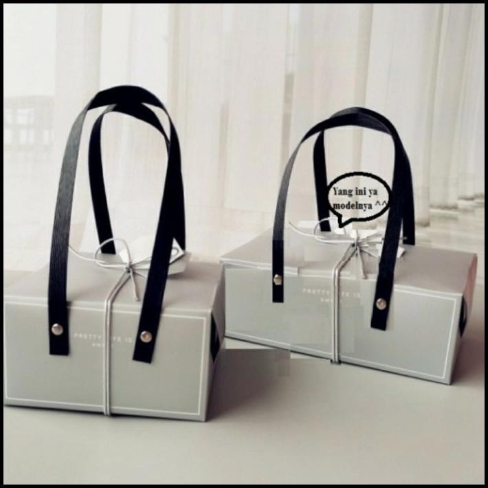 

TERMURAH KOTAK FANCY TALI TB ABU 21 CM KOTAK HADIAH VALENTINE KOTAK SERBAGUNA !!