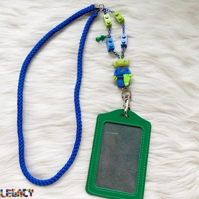 

Lanyard Lego Original Alien Pizza Planet Premium Murah Baru