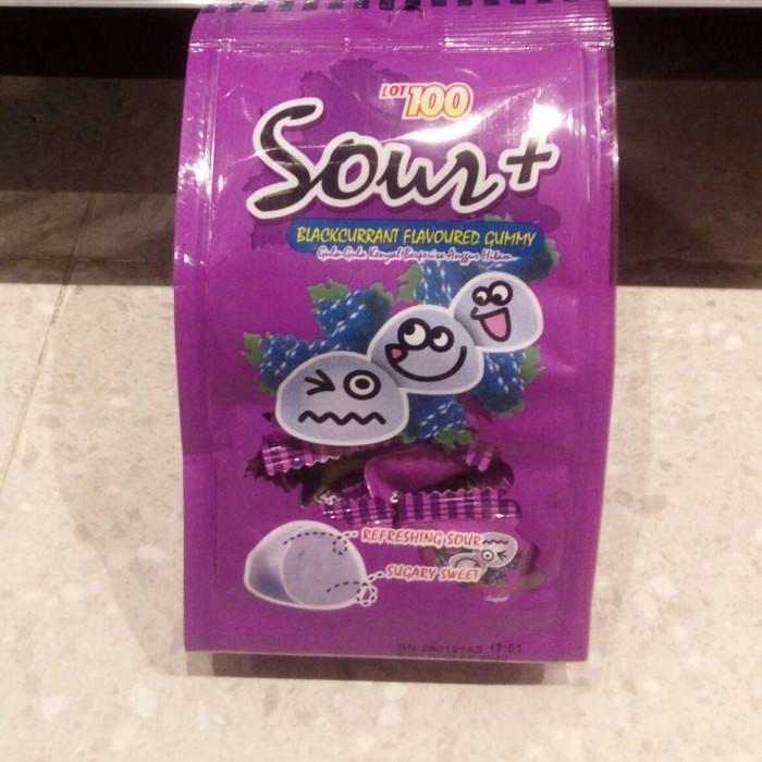 

Lot 100 Saur Plus Gummy Blacurrant 100Gr