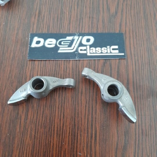 TEMPLAR PELATUK KLEP ROCKER ARM ASLI ORI SGP SUZUKI SHOGUN 125 - ARASI - SMASH 110 - SMASH NEW ORIGI
