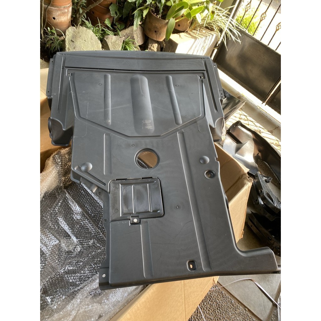Cover Dek Mesin BMW E46 Pre Facelift Import Taiwan