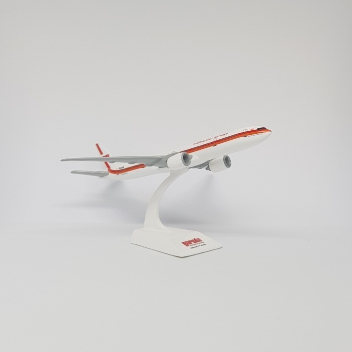 DIECAST BOEING 777-300 ER GARUDA INDONESIA RETRO LIVERY
