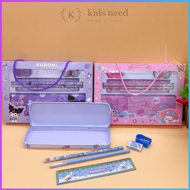 

KOTAK PENSIL ANAK SET 7 IN 1 STATIONERY UNTUK HADIAH ANAK SEKOLAH SANRIO / ALAT TULIS SET KOTAK PENSIL KARAKTER KUROMI MURAH LUCU GRATIS ONGKIR