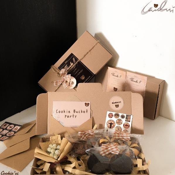 

COOKIE BUKET PARTY/ HAMPERS/ BINGKISAN/ HADIAH ULANG TAHUN ORIGINAL PRODUK