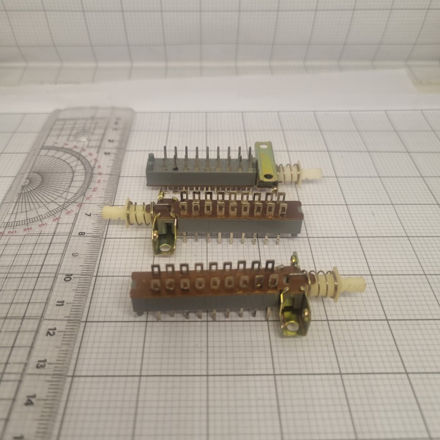 push switch dpdt 2x9 pus swit 2x9 kaki 18 Harga untuk=10buah