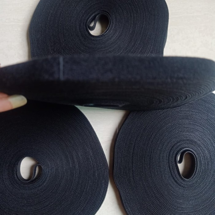 

Velcro/ Magic Tape 20M Lebar 1Cm (Black)