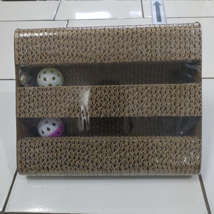Scratcher Board Triangle ( Mainan Cat Cakaran )