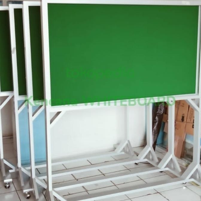 

Jual Mading Standing 100 150 Cm -Karpet Hijau