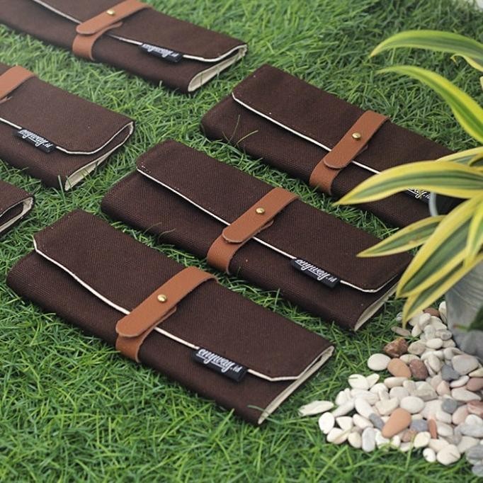 

Tempat Pensil Gulung / Lipat, Roll Up Pencil Case Blue Navy - Cokelat Tua