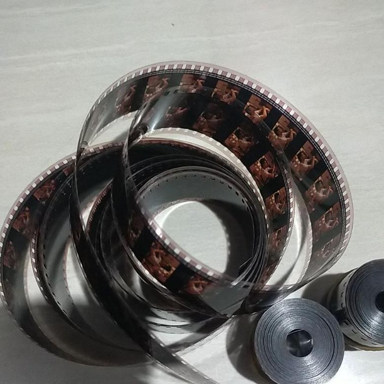 

see-97 kaset rol flm ukuran 35 m panjang 7 meter bisa buat bikin peteng layangan /koang pitu pitu sblom chkout baca dllu Deskripsi ya Termurah