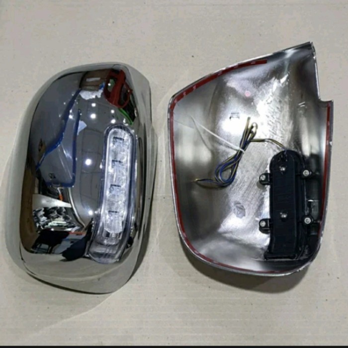 Cover Spion Chrome + Lampu Sein Mobil Innova 2005-2011