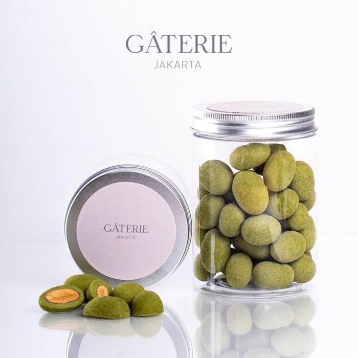 

Ready Honey Roasted Almond, Sea Salt, Uji Matcha & 34% White ChocolateDrage