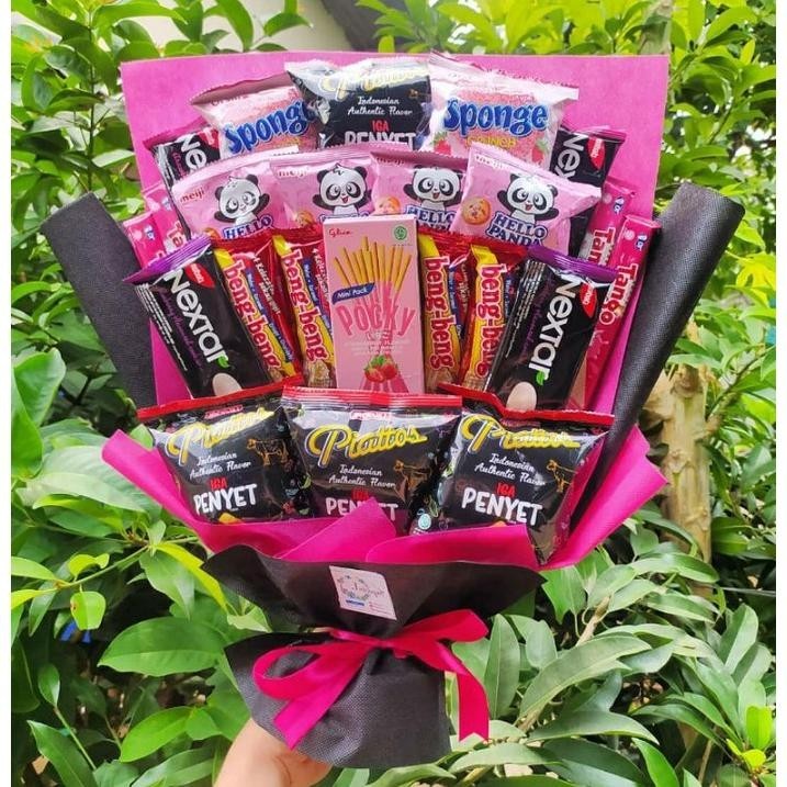 

Murah (B) Buket Big Premium Pocky Black Pink/Paket/Bingkisan Snack Ulang Tahun/Ultah/ Wisuda/Kado/Hadiah BisaCod