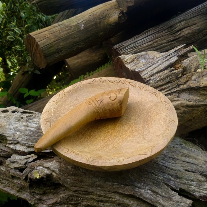 Dheao Cobek Kayu Ulin Ukir Motif Pinggir