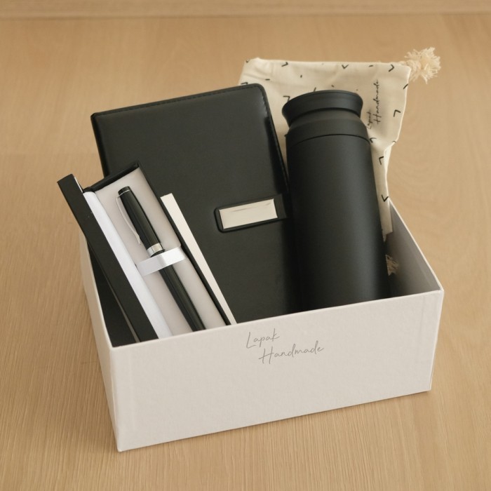 

Lapak Handmade Executive Gift Set