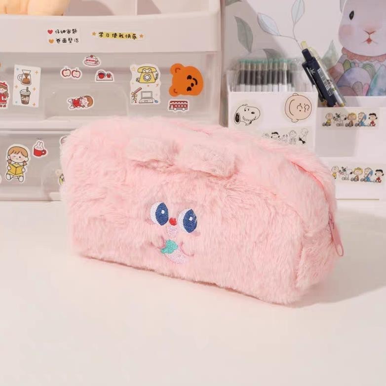 

ZAI-2530 Kotak Pensil Alat Tulis Anak Motif Karakter Lucu Bahan Bulu Lembut Kapasitas Tinggi - Pencil Case Murah