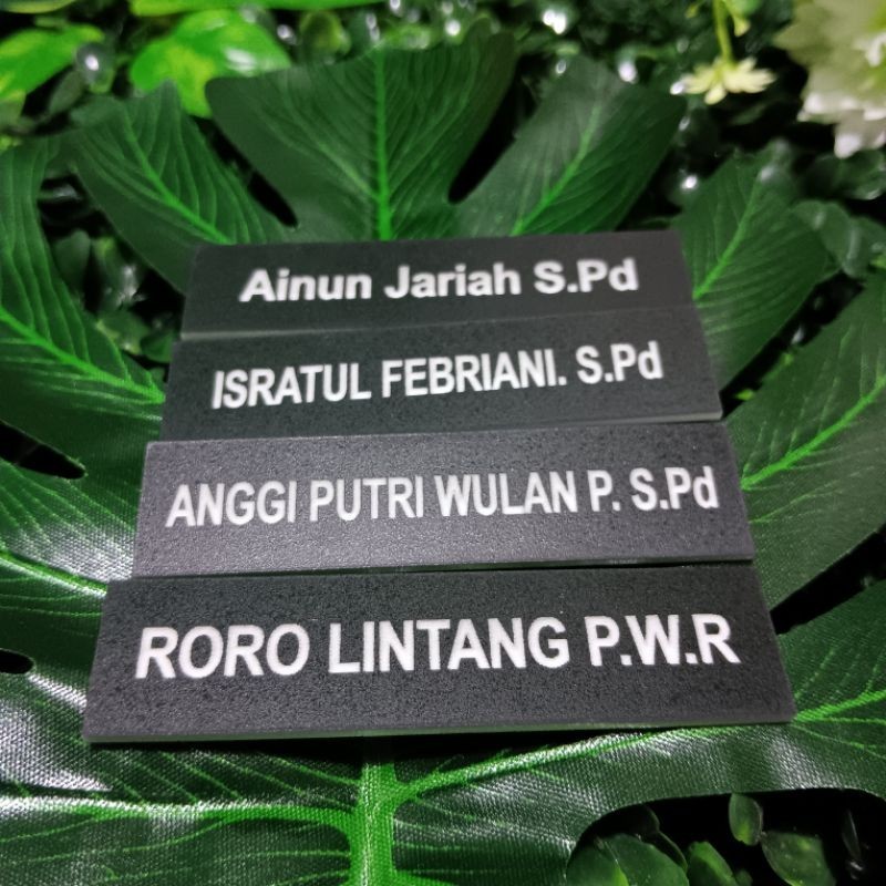 

papan nama dada /Nama dada /papan nama dada grafir, nama tage dada / penitih atau magnet