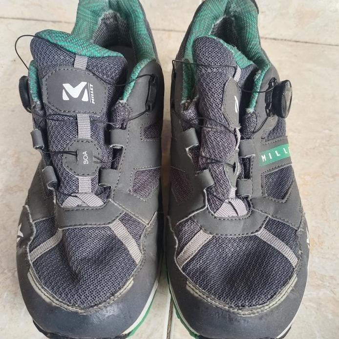 SEPATU GUNUNG OUTDOOR HIKING MILLET LIKE NEW