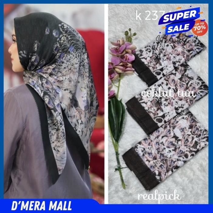 HIJAB SEGI EMPAT VOAL EKSKLUSIF MOTIF MERAK HITAM KECOKELATAN