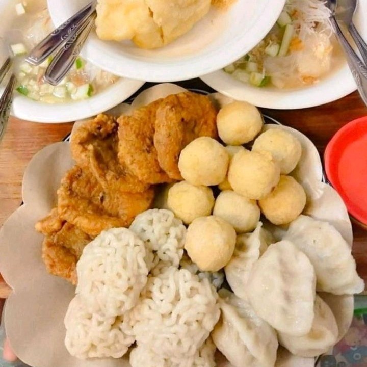 

PEMPEK IKAN 40PCX/CAMPUR FREE CUKA 1 BOTOL PEMPEK KHAS PALEMBANG ASLI PALEMBANG