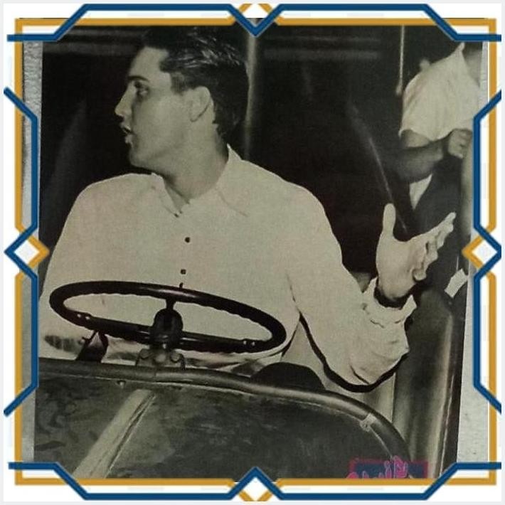 

[WDE] 1992 KARTU ELVIS PRESLEY, ON A CAR