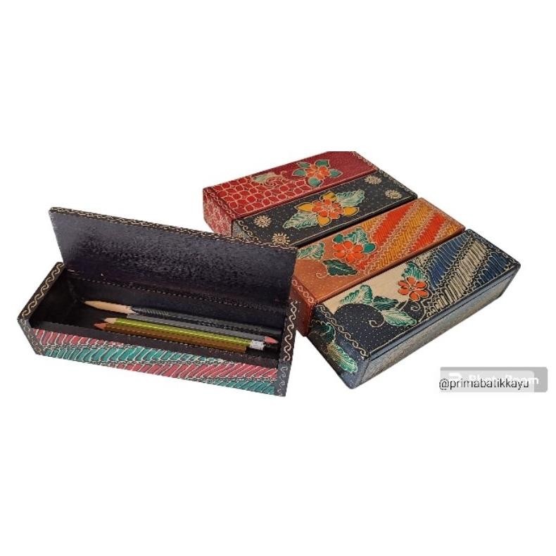 

Yui-7 Doskrib Kayu Batik | Tempat Pensil Kayu | Pencil Case Batik | Oleh-Oleh Khas Jogja Best Seller
