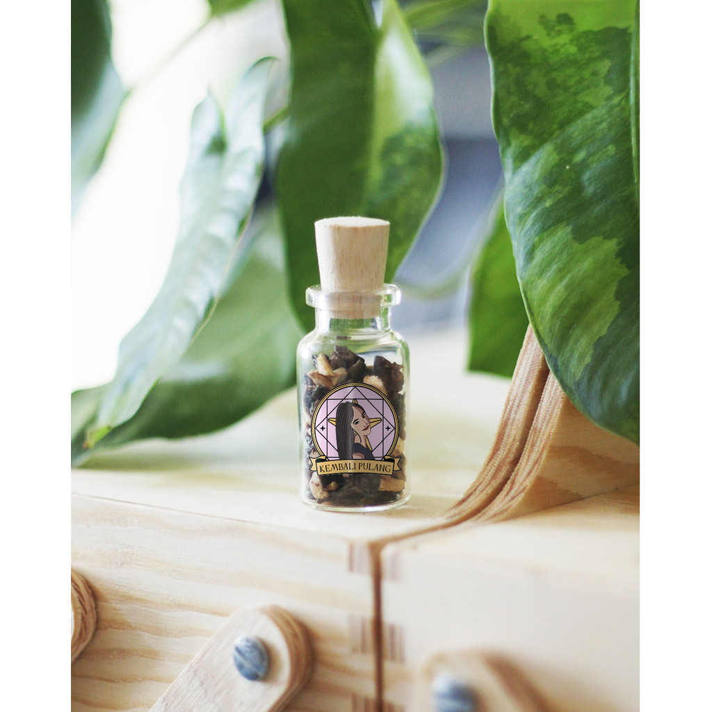 

Kembali Pulang Stoples Mini - Teh Artisan Green Tea, Cloves, Cinnamon, Cocoa