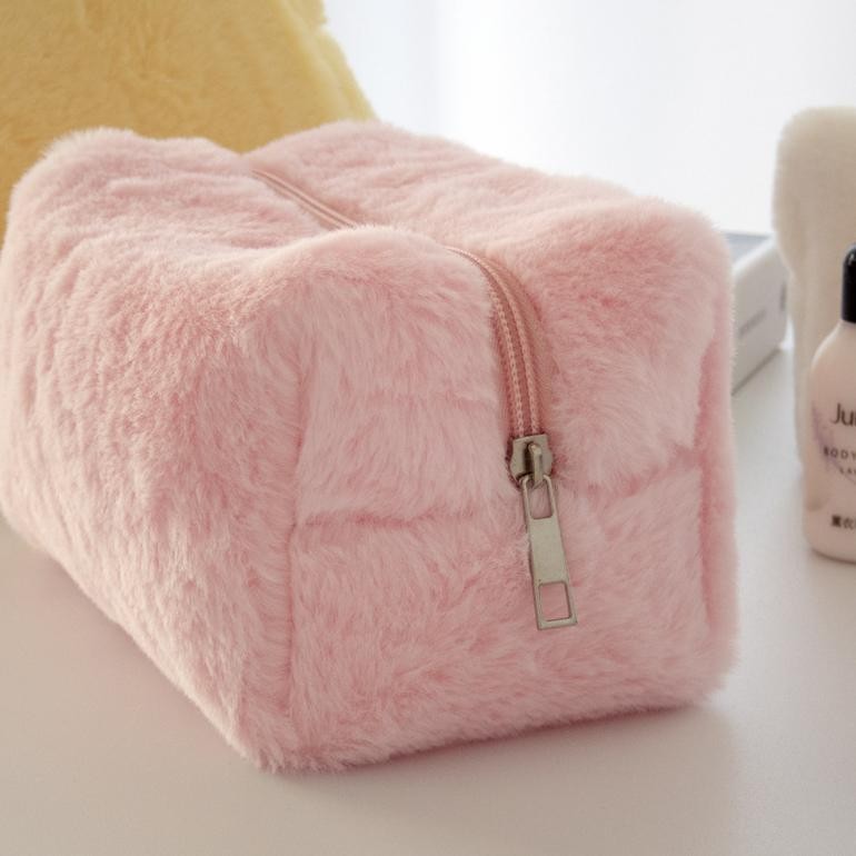 

fb-43 Lucy Pouch - Tempat Pensil Alat Tulis Bulu Pouch Make Up Mini Aesthetic Import PC002 Sale