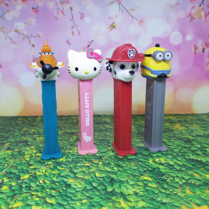Set 4pcs Planes, Hello Kitty, Pow Patrol, Minion Disney PEZ Candy Dispenser Tempat Permen Figure