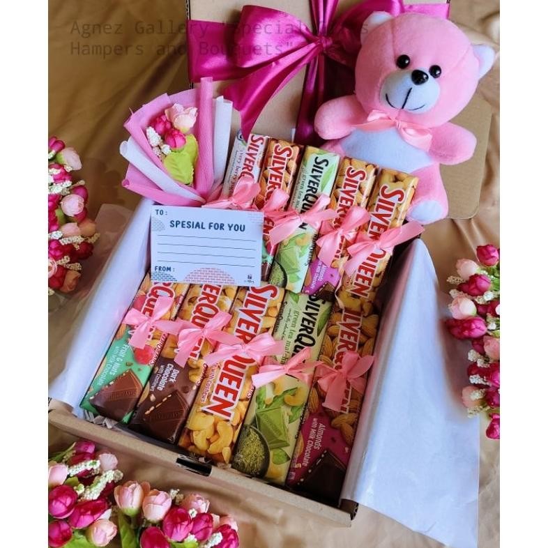 

COD Hampers Coklat Snack Box / Kado Valentine Ulang Tahun Wisuda Natal / Souvenir Ulang Tahun / Silverqueen in-13