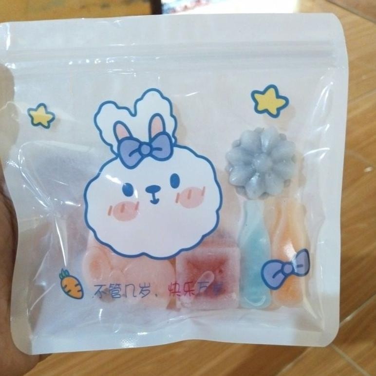 

PJJ-1621 [ SIAP KIRIM ] qila candy waxbatle paket ekonomis Hemat