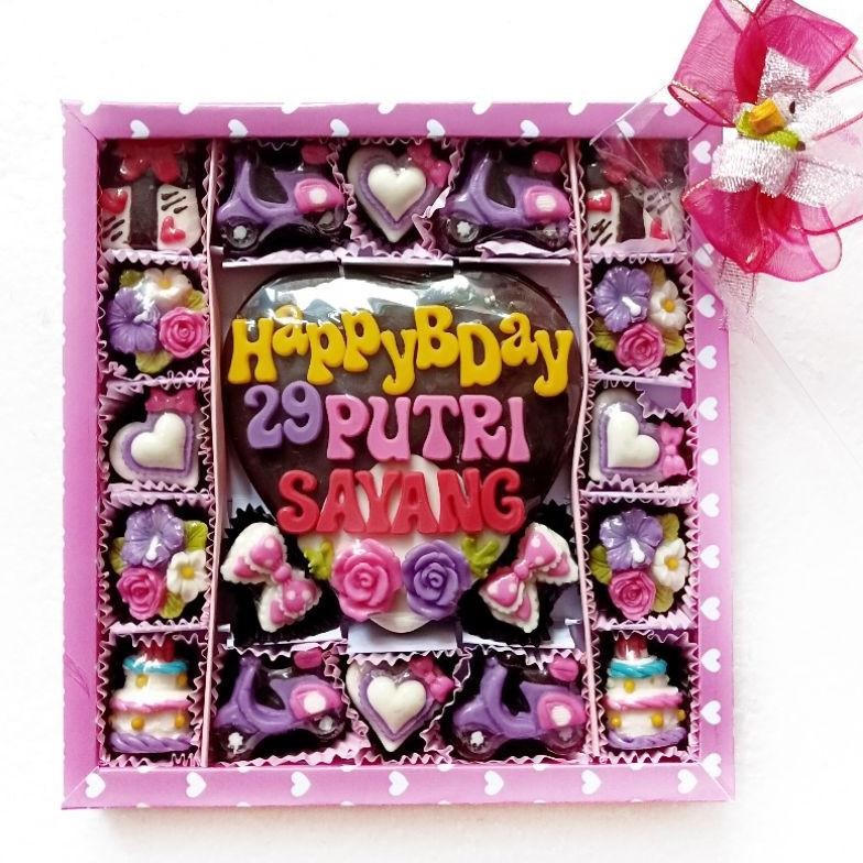 

Aw89 terbaru kado ulang tahun coklat karakter choco gift box s25 untuk cewek /pacar /istri /kakak /adik Termurah