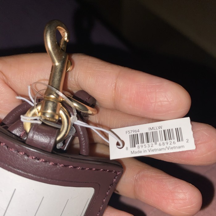 

Terbaru!!! ID CARD COACH ORI ORIGINAL - LANYARD SIGNATURE KHAKI OXBLOOD MULTI
