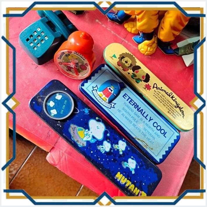 

[R28] KOTAK PENSIL KALENG VINTAGE JAPAN
