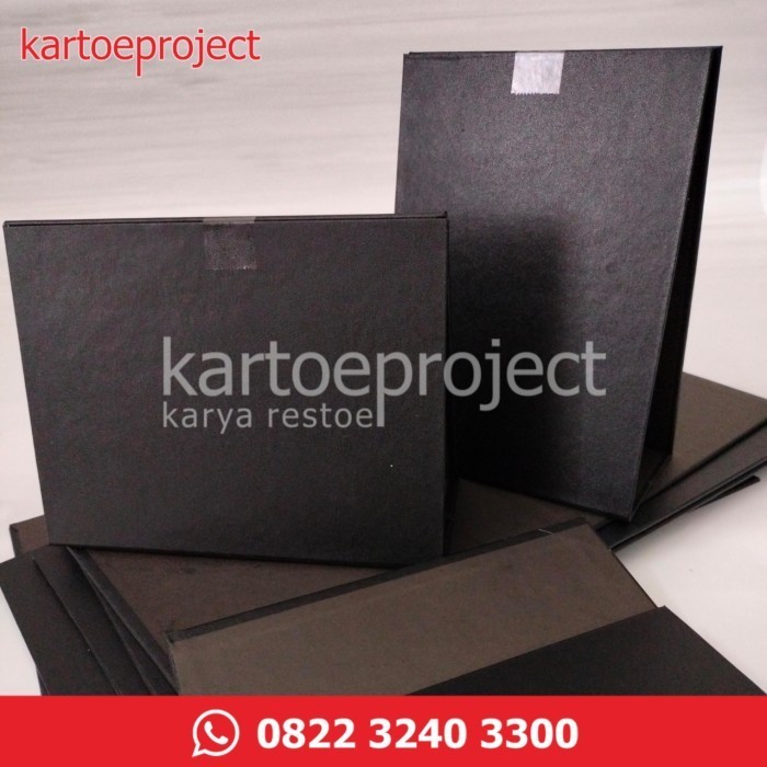 

Promo J_oo DUDUKAN / TATAKAN / PENOPANG KALENDER MEJA / DUDUK HARDCOVER Elegan